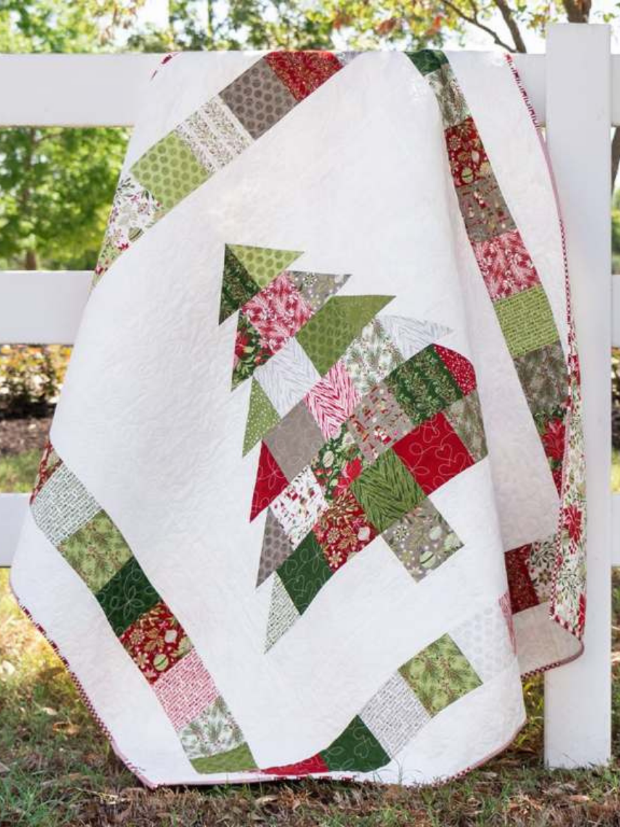 Easy DIY Christmas Decoration - Charming Christmas Quilt