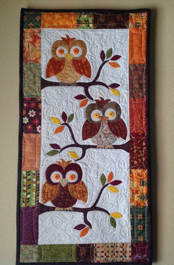 Owl TAI15112340 Quilted Table Runner