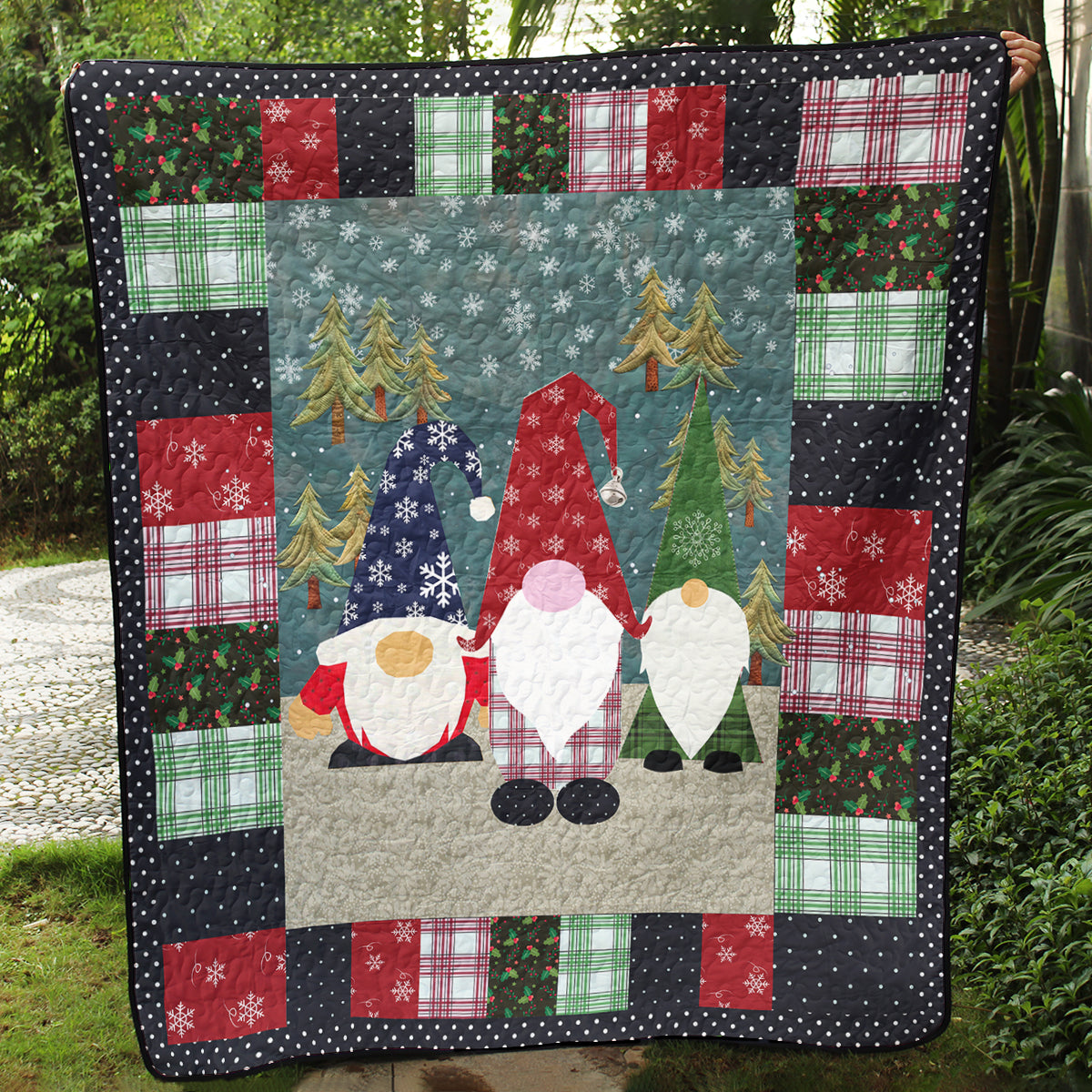 Christmas Gnome CLM0111068 Art Quilt